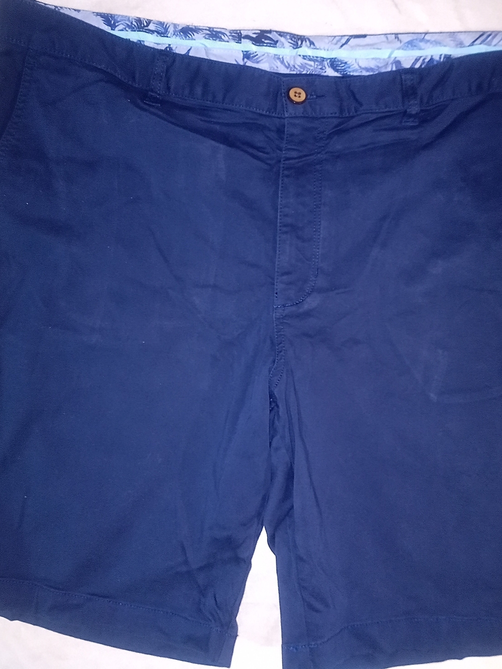 Tommy Bahama Navy Blue Men's Shorts with Light Blue Trim Size 42
